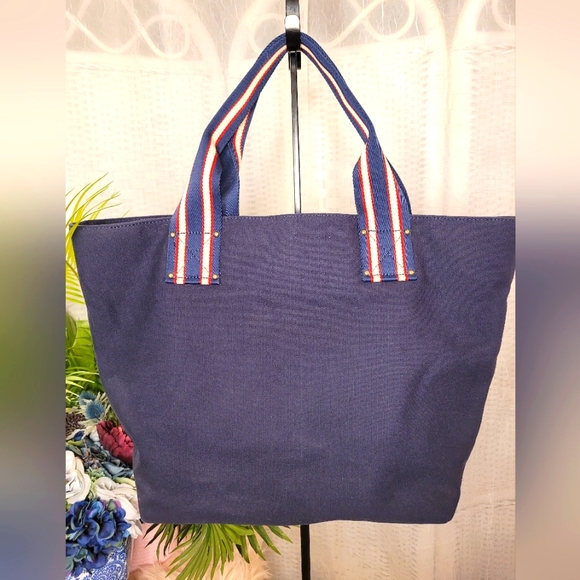 Nautical Tommy Hilfiger Bag - Picture 2 of 6